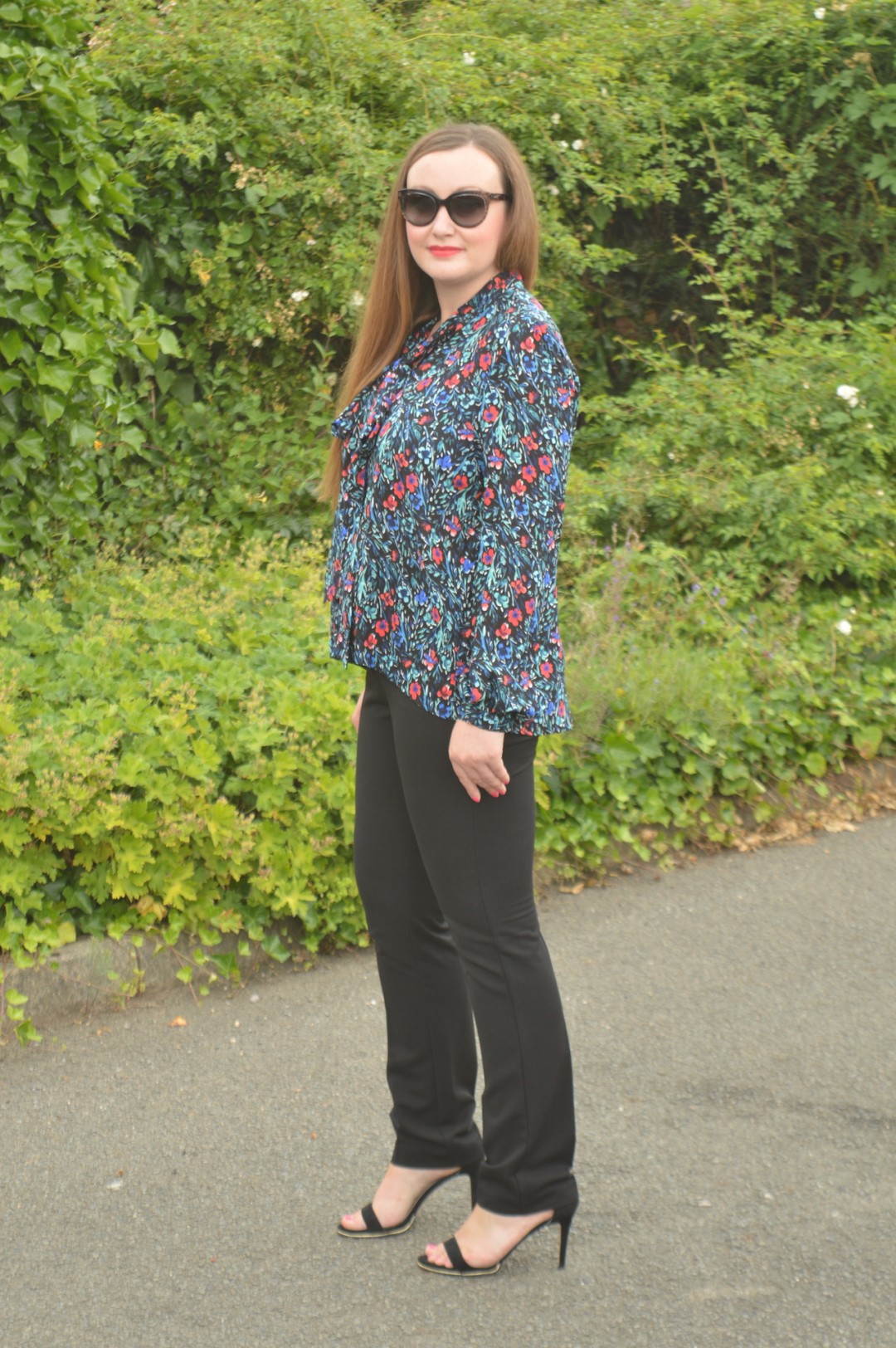 Black Trousers Capsule Wardrobe For Work – JacquardFlower