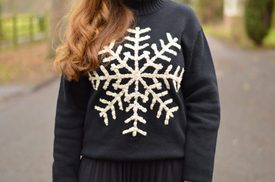 A Stylish Christmas Jumper Outfit – JacquardFlower